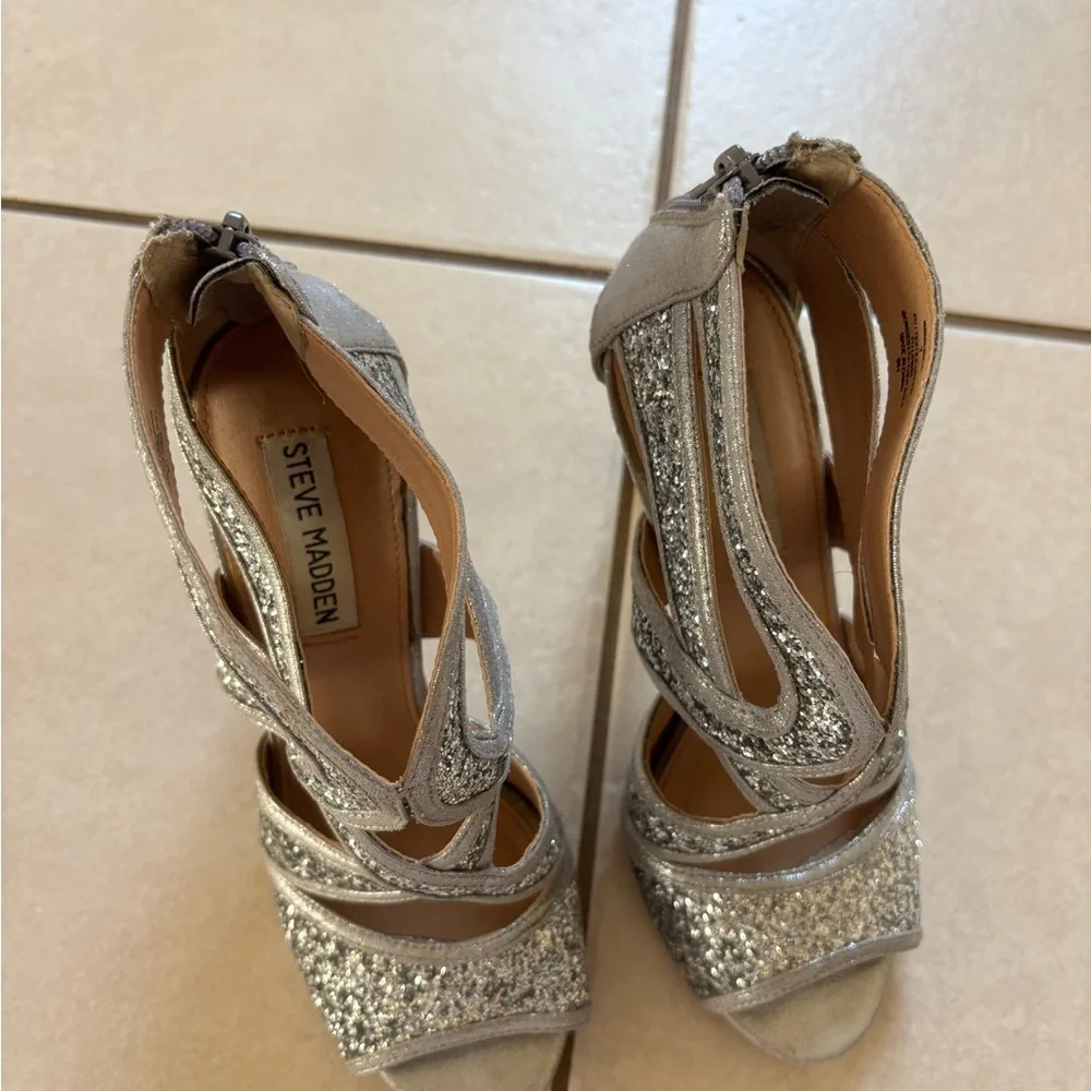Steve Madden silver glitter heels - Picture 2 of 4